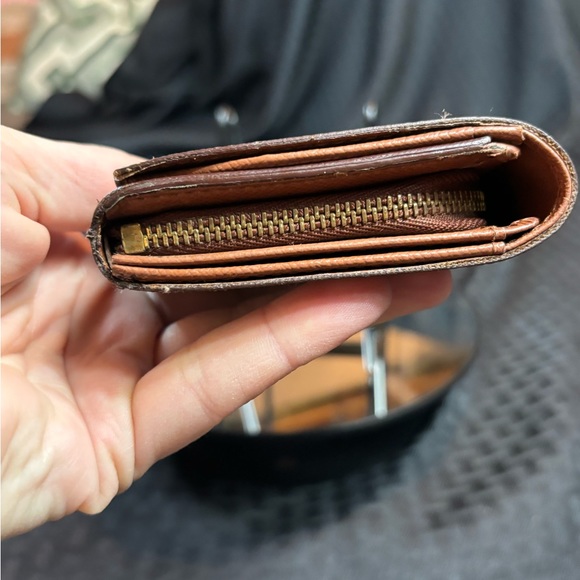 Louis Vuitton Zip Wallet - Picture 10 of 13